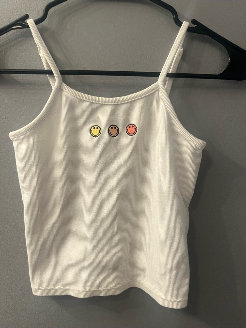 art class White Ribbed Camisole with Three Smiley Embroideries